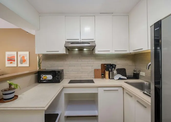 Modern Luxe Stay: 2br Escape * Manila