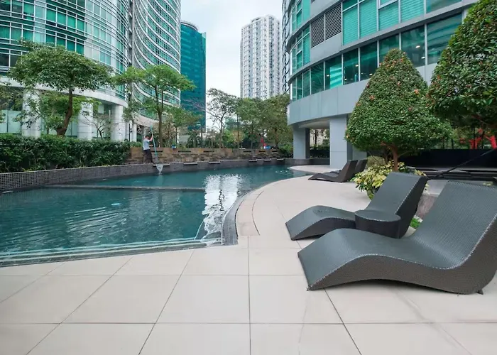 Modern Luxe Stay: 2br Escape Apartamento